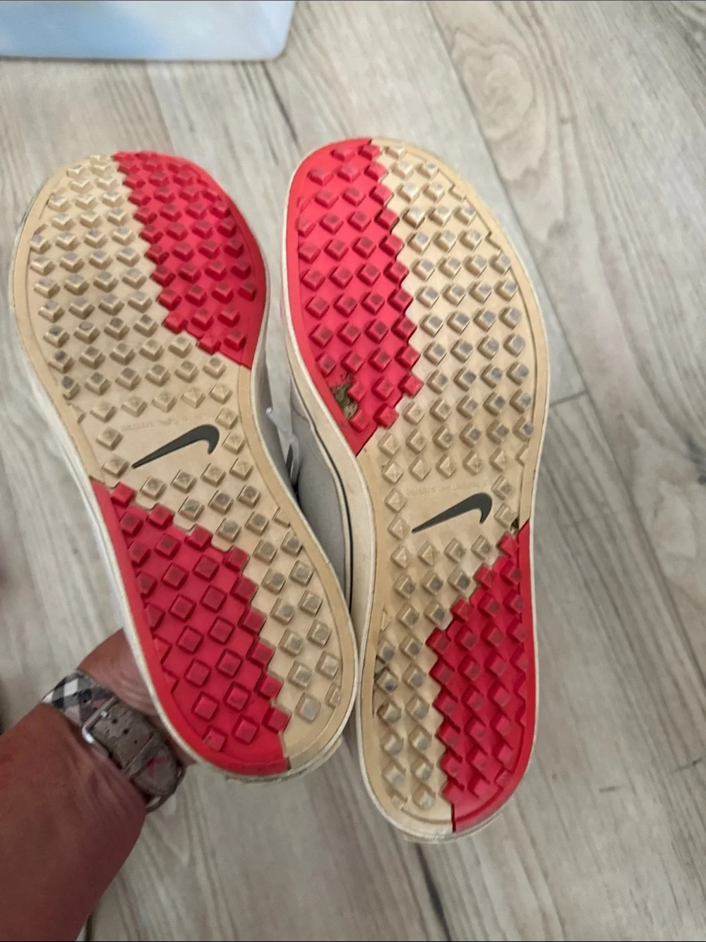 Women’s Nike golf shoes size 8